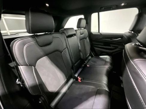 Used 2024 Jeep Grand Cherokee Altitude image 26