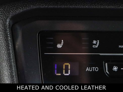 Used 2022 Volkswagen Tiguan SEL R-Line image 21