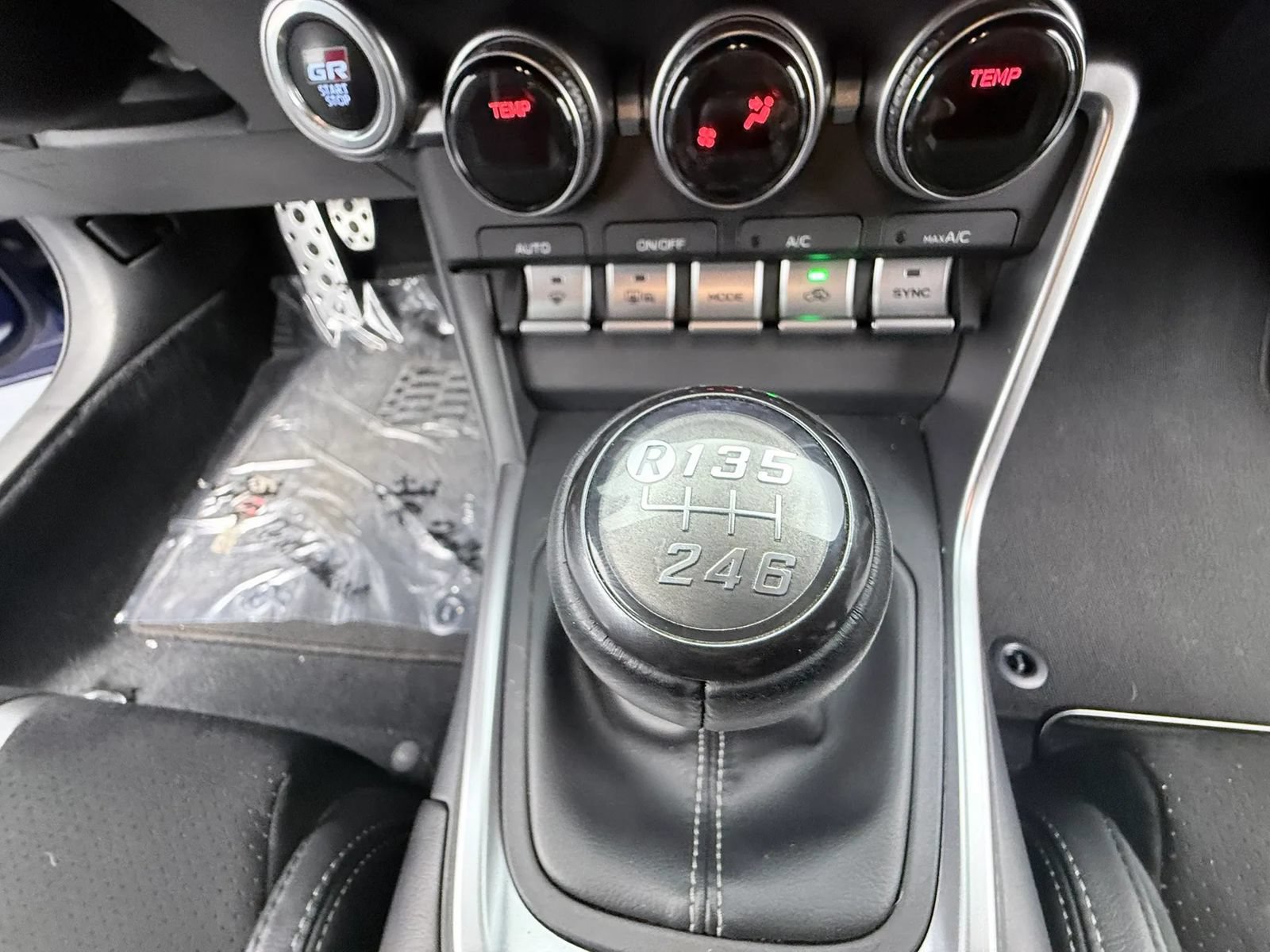 Used 2024 Toyota GR86 Premium RWD image 19