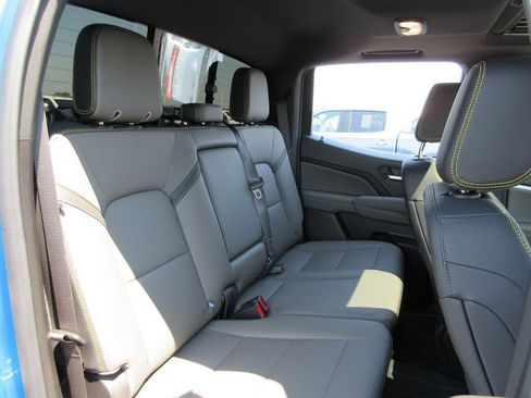 Used 2023 Chevrolet Colorado ZR2 w/ ZR2 Convenience Package III AWD/4WD image 27