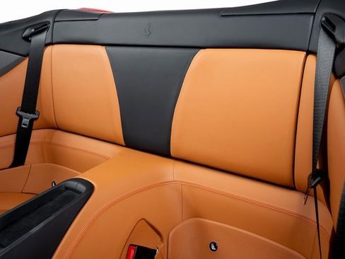 Used 2019 Ferrari Portofino image 27