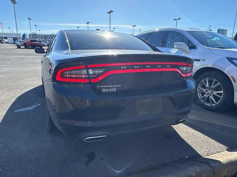 Used 2019 Dodge Charger SXT image 7