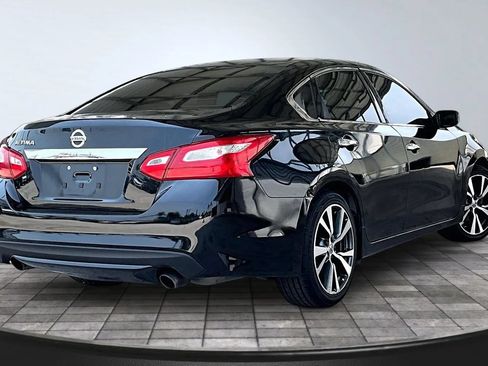 Used 2017 Nissan Altima 2.5 S w/ Power Driver Seat Package FWD image 6