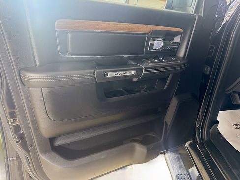 Used 2017 RAM 2500 Laramie w/ Convenience Group AWD/4WD image 11