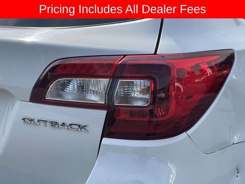 Used 2016 Subaru Outback 2.5i Limited AWD/4WD image 8