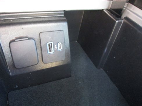 Used 2022 Ford Explorer Limited w/ Hybrid Equipment Group 310A AWD/4WD image 31