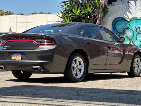 Used 2022 Dodge Charger SXT w/ Leather Interior Group RWD image 4
