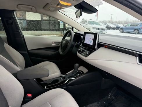 Used 2020 Toyota Corolla LE image 24