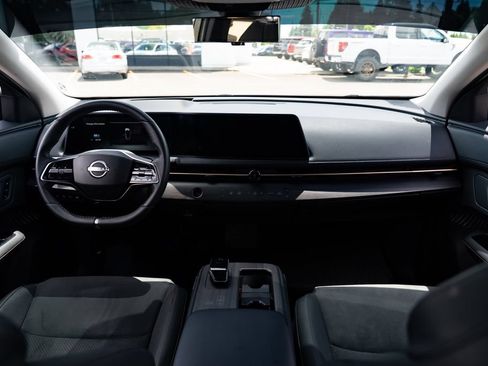 Used 2025 Nissan Ariya AWD image 9