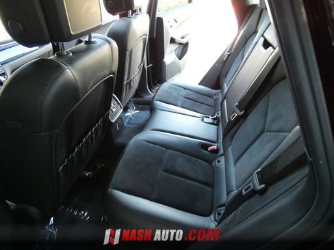 Used 2020 Porsche Macan AWD/4WD image 42
