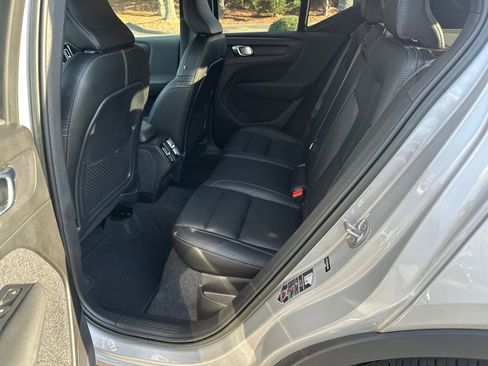 Used 2024 Volvo XC40 B5 Core image 21