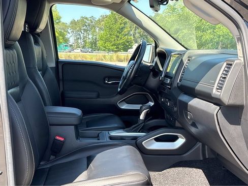 Used 2024 Nissan Frontier SL w/ Technology Package RWD image 6