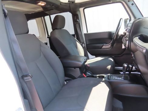 Used 2018 Jeep Wrangler Unlimited Sport S AWD/4WD image 22