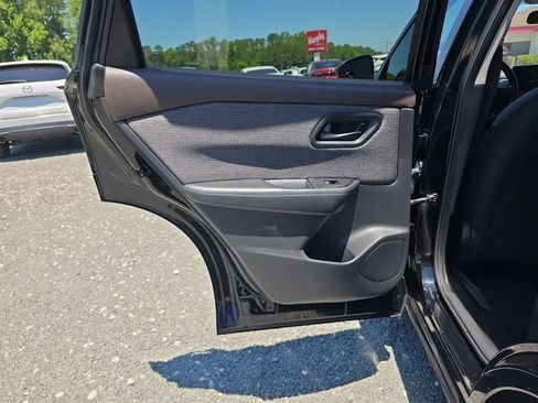 Used 2021 Nissan Rogue S FWD image 32