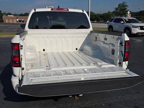 Used 2025 Nissan Frontier SV AWD/4WD image 15