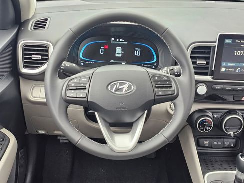 Used 2026 Hyundai Venue SEL FWD image 14