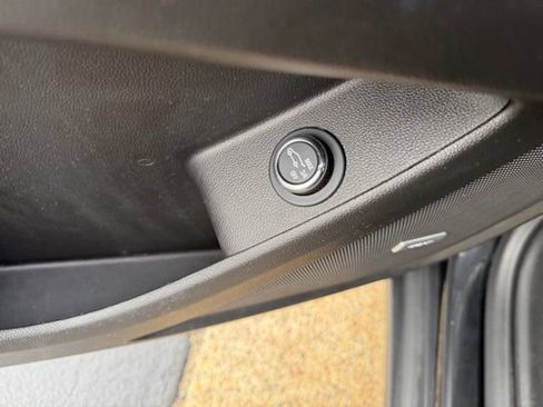 Certified 2023 Chevrolet Traverse RS image 15