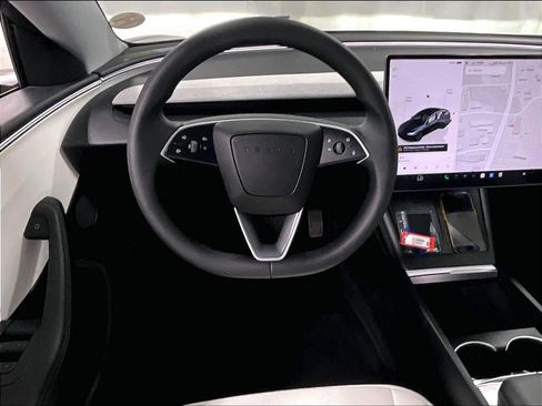 Used 2025 Tesla Model 3 Long Range image 17