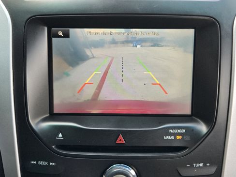 Used 2015 Ford Explorer XLT w/ Equipment Group 202B image 13