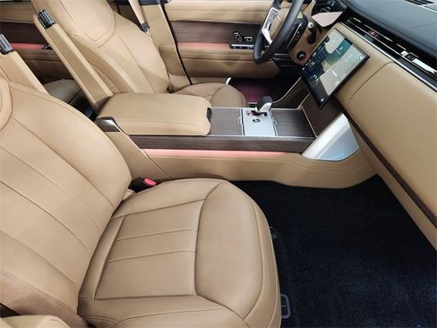 New 2026 Land Rover Range Rover SE image 3