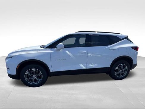 Certified 2024 Chevrolet Blazer LT w/ Convenience Package FWD image 3