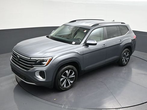 Used 2024 Volkswagen Atlas SE FWD image 18