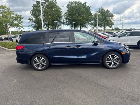 Certified 2024 Honda Odyssey Touring image 10