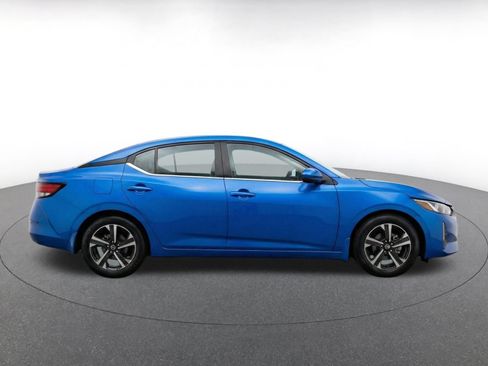 Used 2025 Nissan Sentra SV FWD image 8
