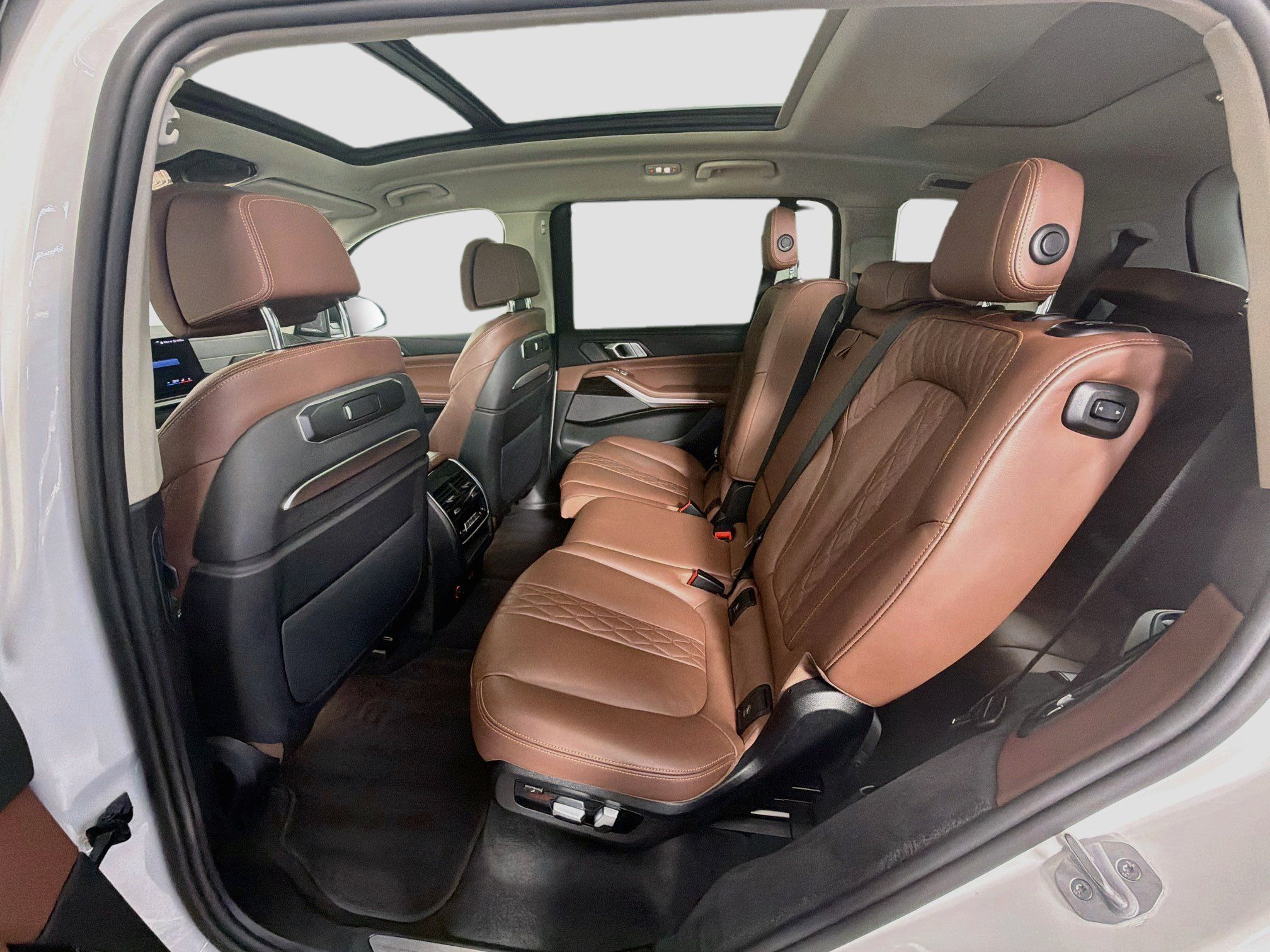 Used 2025 BMW X7 xDrive40i AWD/4WD image 29