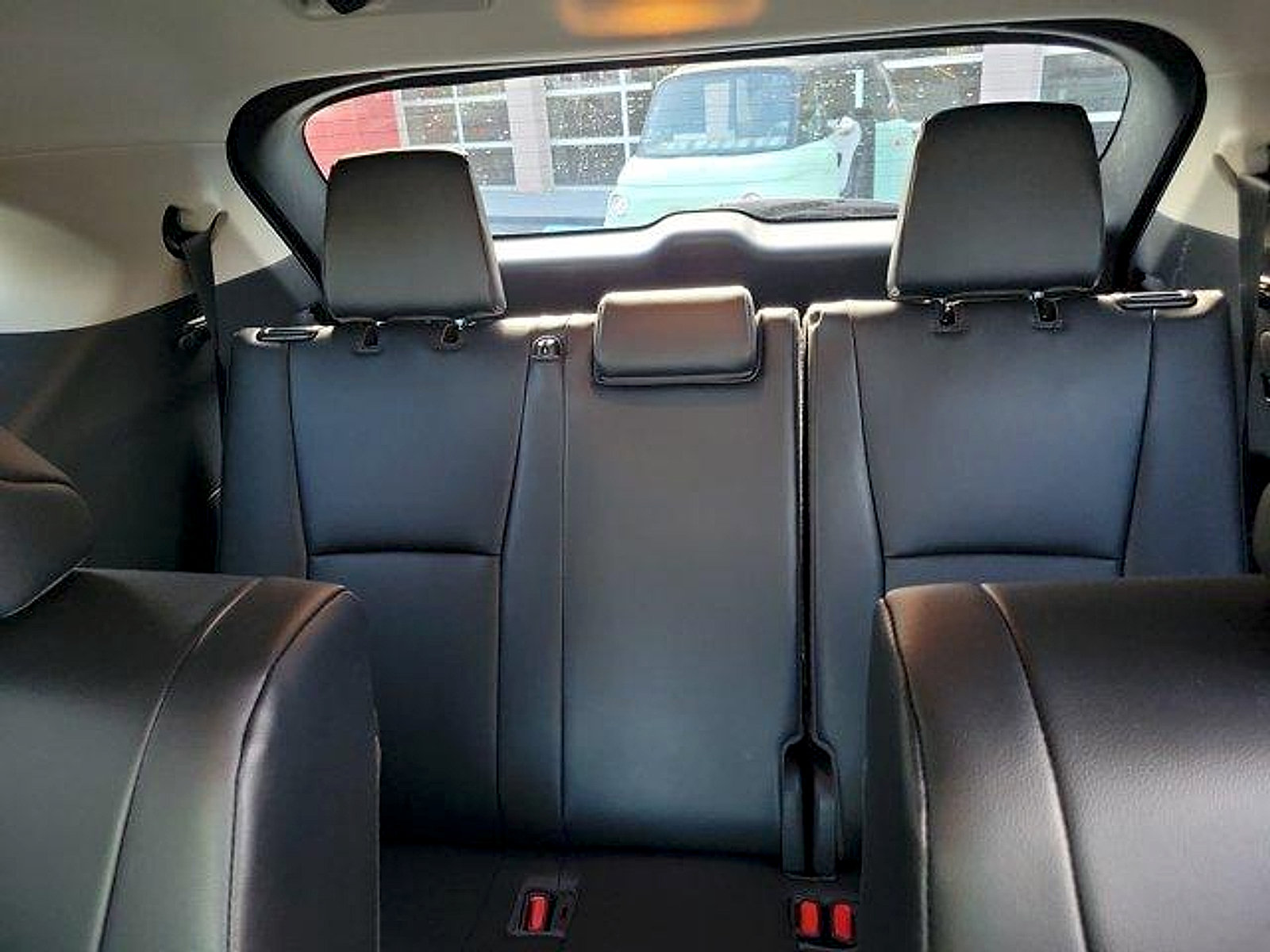 Used 2023 Toyota Highlander XLE FWD image 16