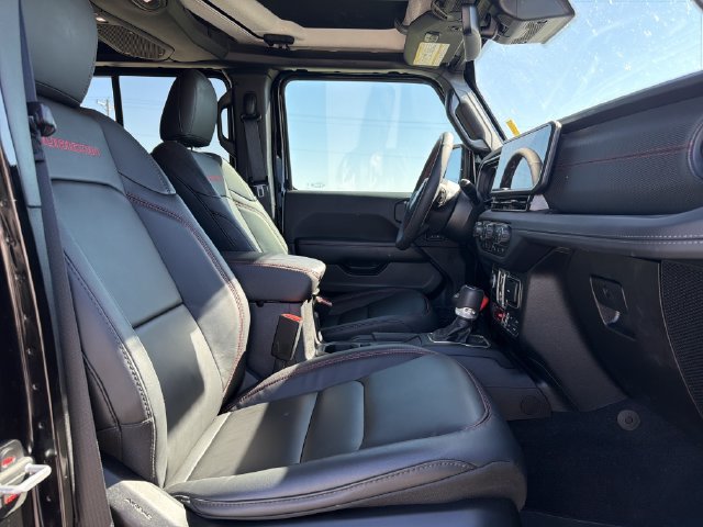 Used 2025 Jeep Gladiator Rubicon AWD/4WD image 14