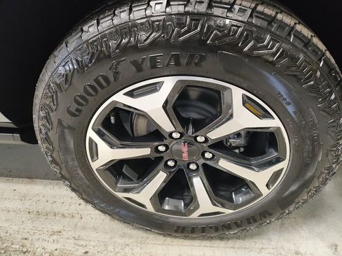 New 2026 GMC Yukon XL AT4 image 21