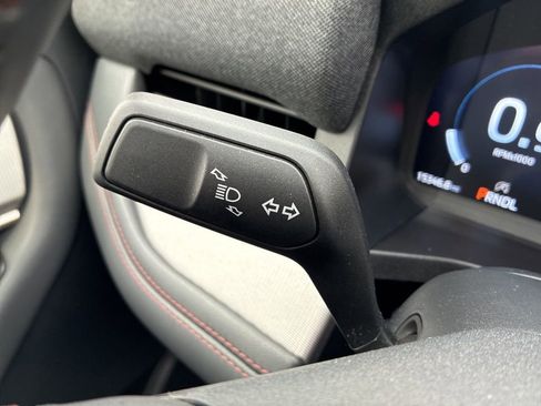Used 2025 Ford Explorer Active AWD/4WD image 30
