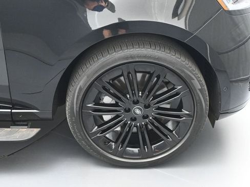 Used 2024 Land Rover Range Rover SE AWD/4WD image 12