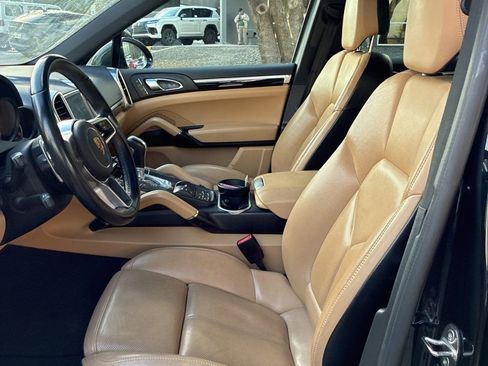 Used 2018 Porsche Cayenne image 10