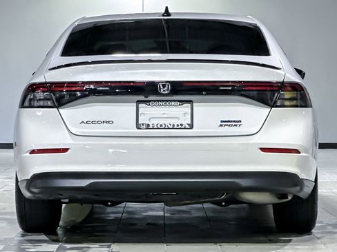 Used 2024 Honda Accord Sport image 9