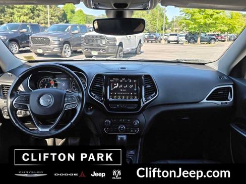 Used 2020 Jeep Cherokee Limited AWD/4WD image 18
