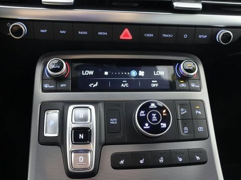 Used 2024 Hyundai Palisade Calligraphy image 15