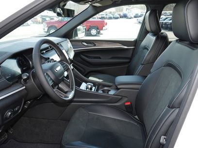New 2026 Jeep Grand Cherokee Altitude