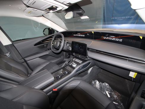 New 2026 Lincoln Nautilus Premier w/ Jet Appearance Package image 23