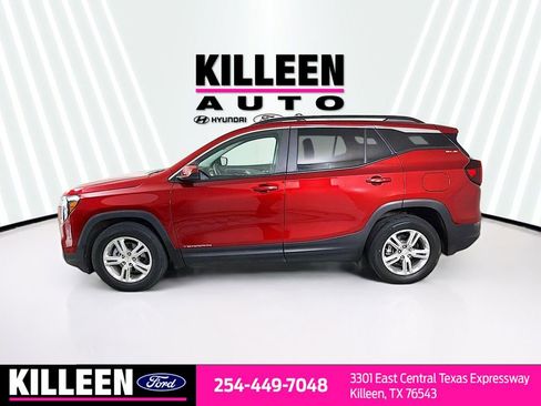 Used 2024 GMC Terrain SLE w/ Driver Convenience Package FWD image 4