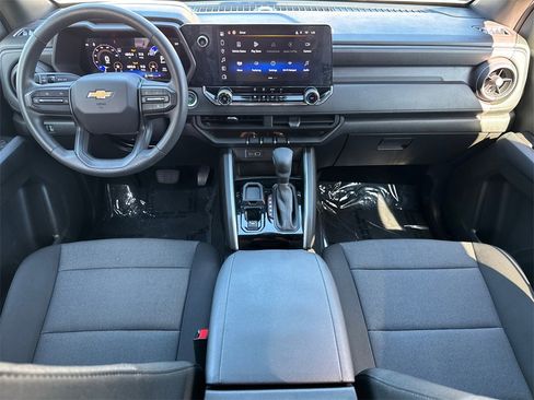 Used 2025 Chevrolet Colorado W/T image 19