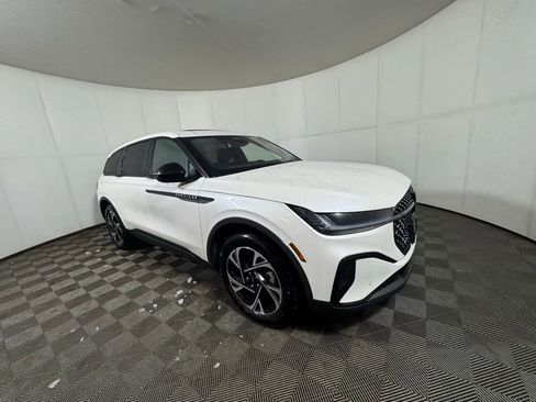 New 2025 Lincoln Nautilus Premier w/ Equipment Group 102A image 7