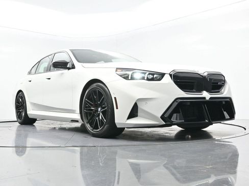 Used 2025 BMW M5 w/ Carbon Package AWD/4WD image 51