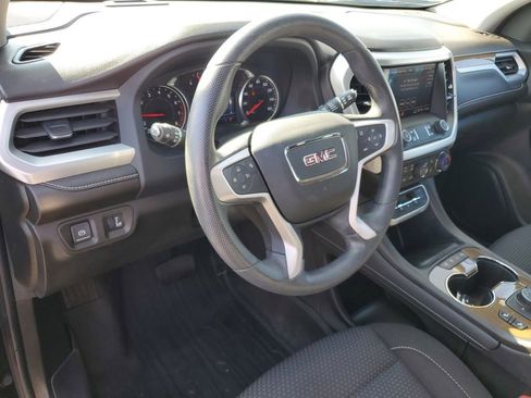 Used 2023 GMC Acadia SLE w/ Driver Convenience Package image 9