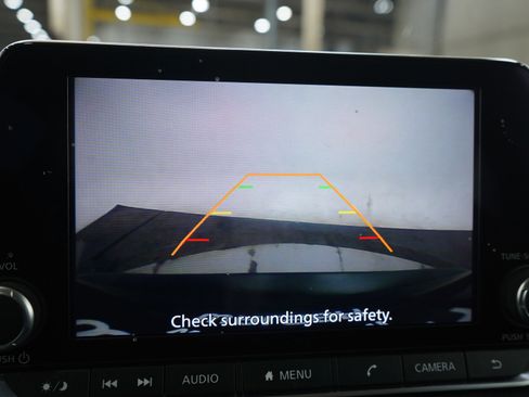 Used 2025 Nissan Rogue SV image 30