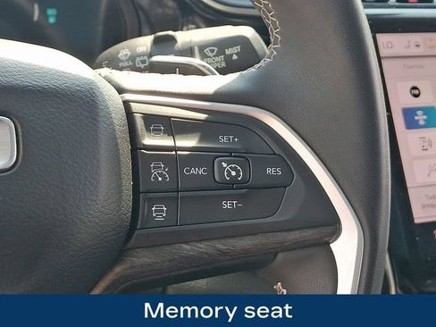 Used 2023 Jeep Grand Cherokee 4WD 4xe w/ Luxury Tech Group II image 8