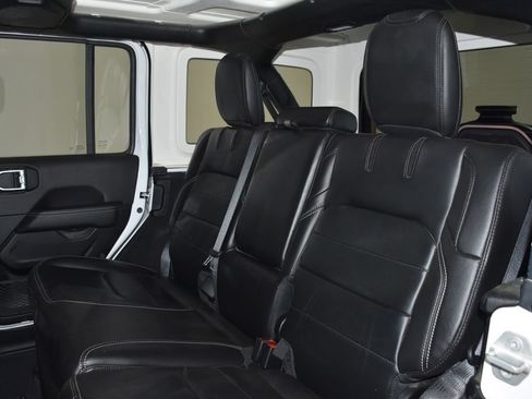 Used 2023 Jeep Wrangler Unlimited Sahara w/ Cold Weather Group AWD/4WD image 28
