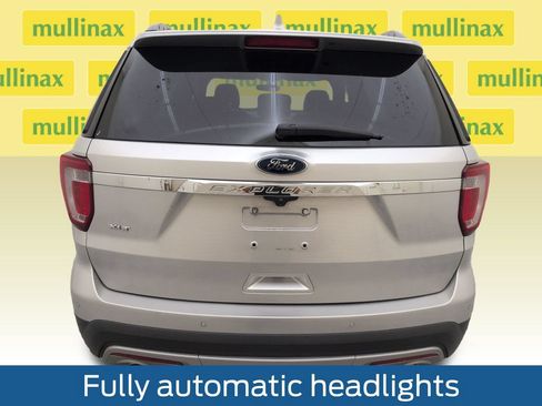 Certified 2017 Ford Explorer XLT w/ Equipment Group 202A FWD image 30