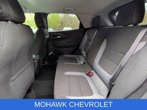 Used 2025 Chevrolet TrailBlazer LT AWD/4WD image 24